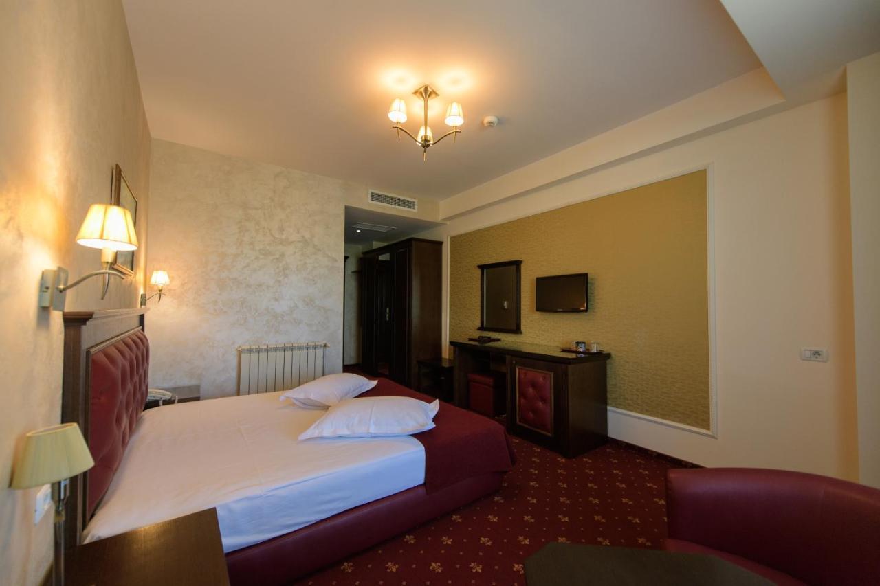 Hotel Golden Palace Mamaia Esterno foto